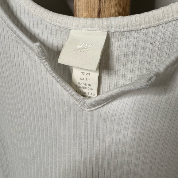 H&M Ribbed V-Neck Bodysuit - Picture 5 of 11